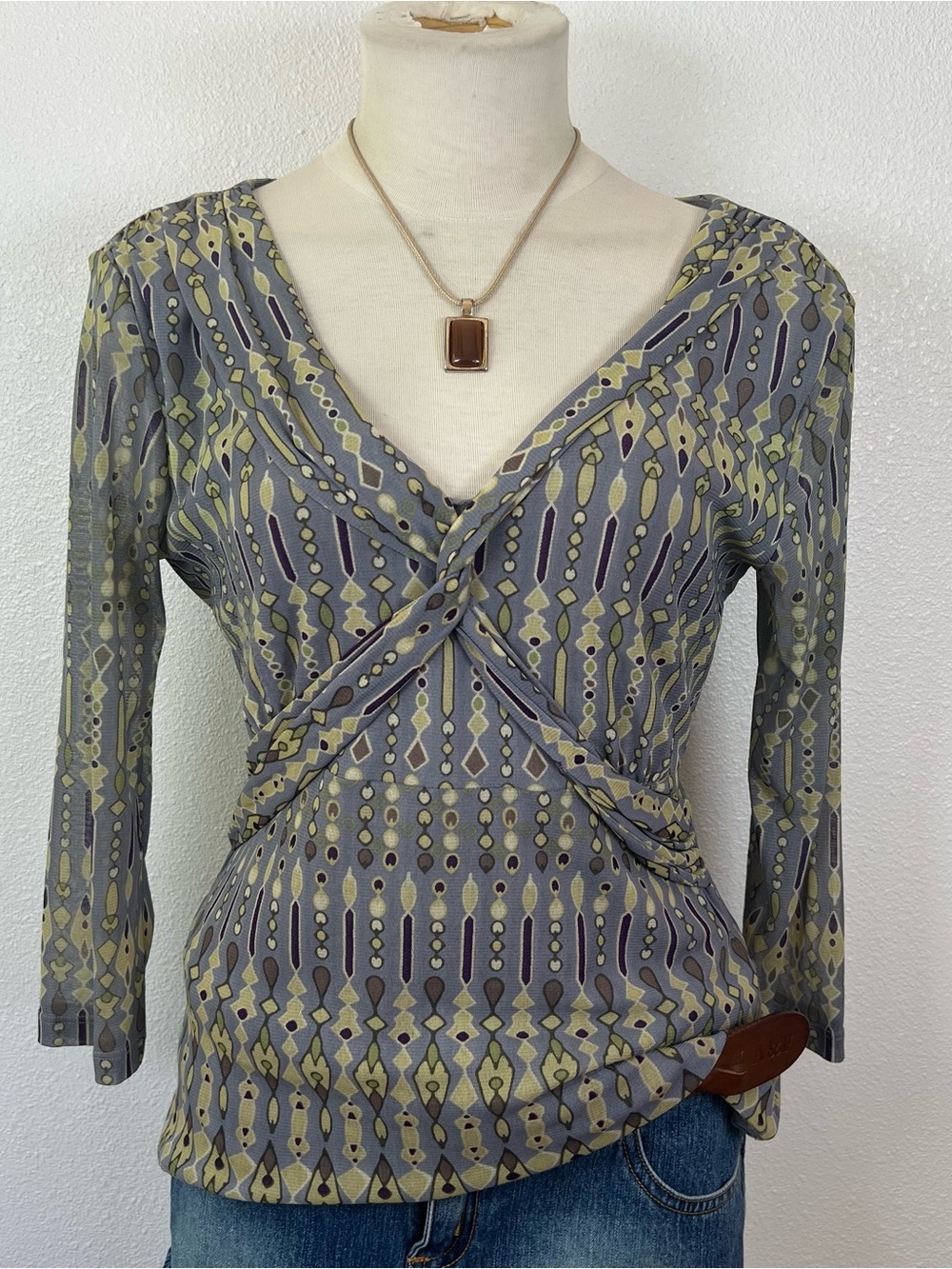 Geometric Print V-Neck Twist Front Top — Gray & Olive